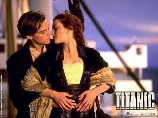 Jack embraces Rose